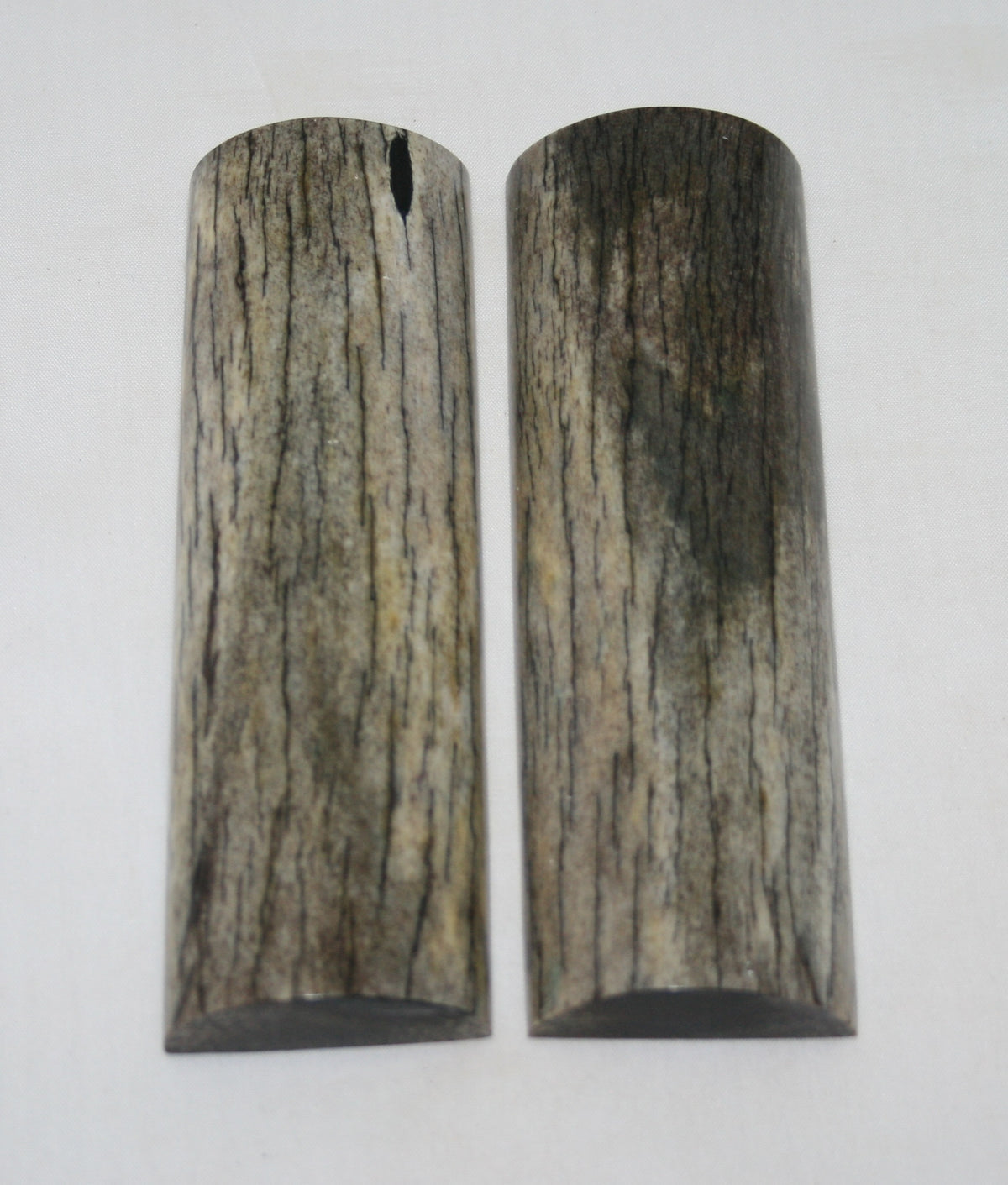 NB108S7 Giraffe Bone Scales