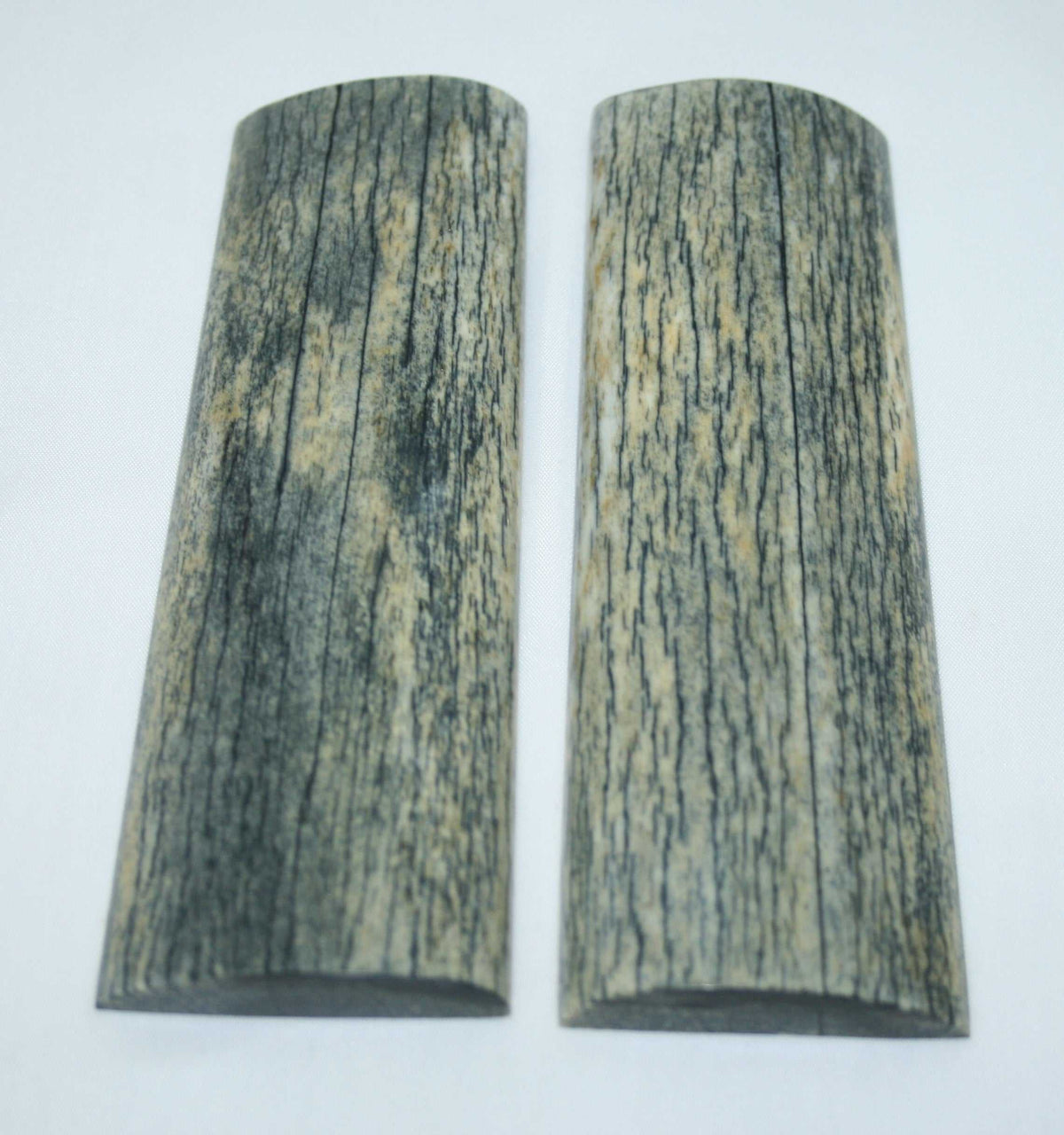 NB108T13 Giraffe Bone Scales Set