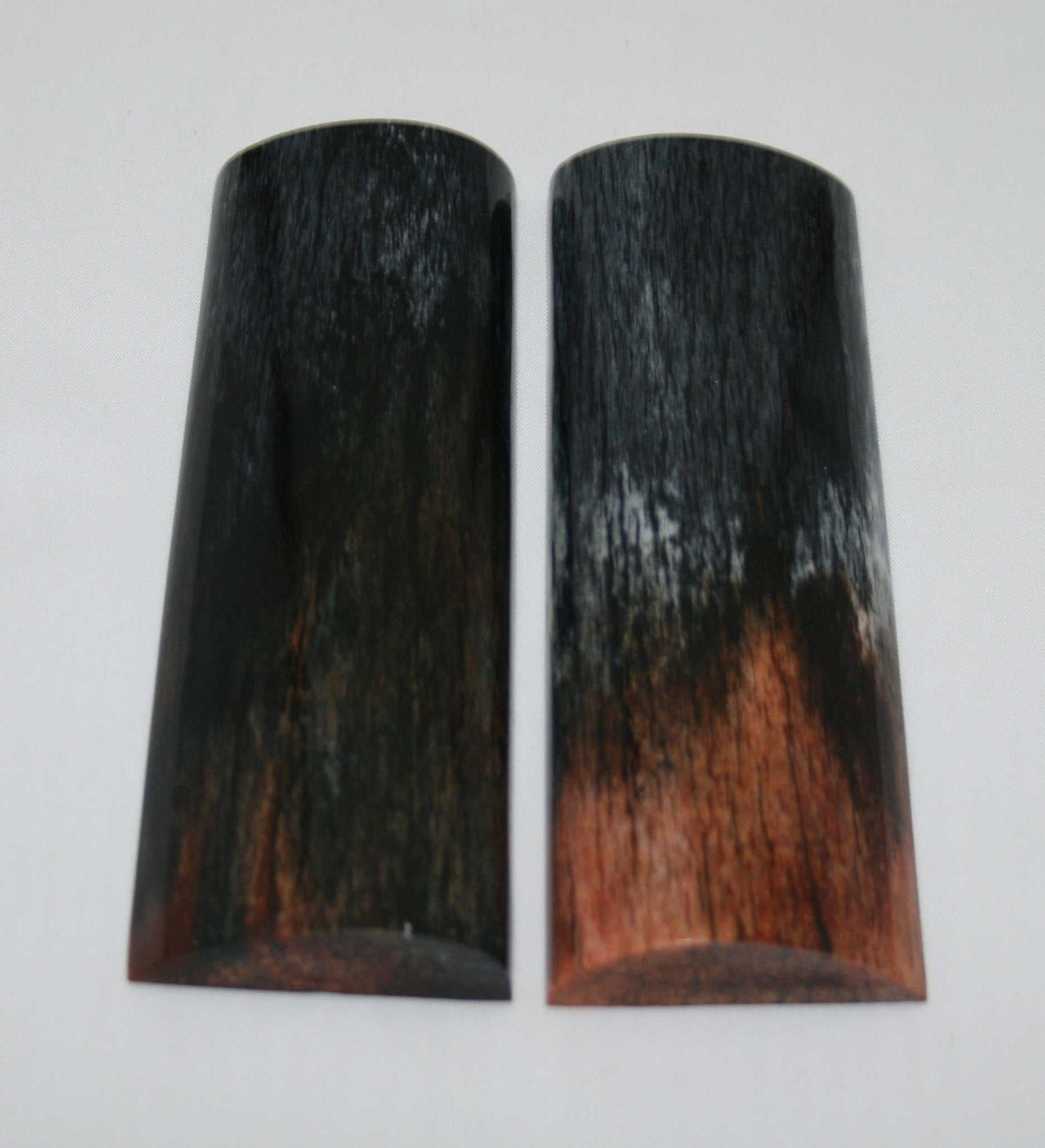 NB108YY28 Giraffe Bone Scales Set