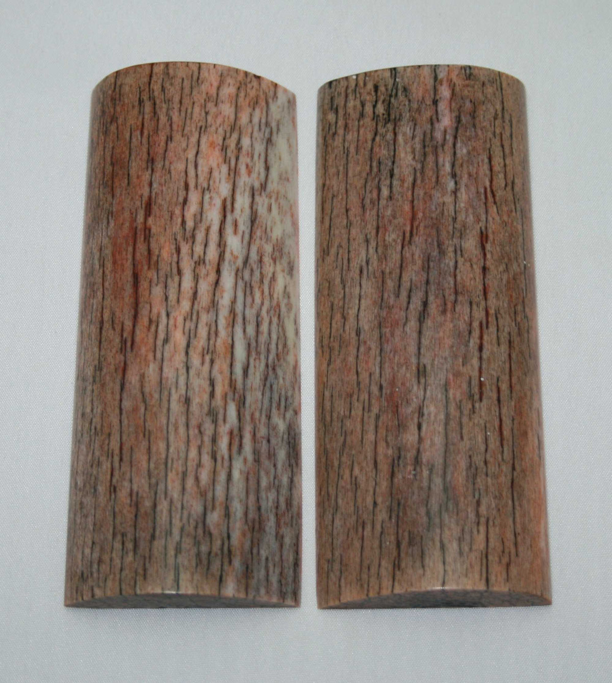 NB108YY2 Giraffe Bone Scales Set