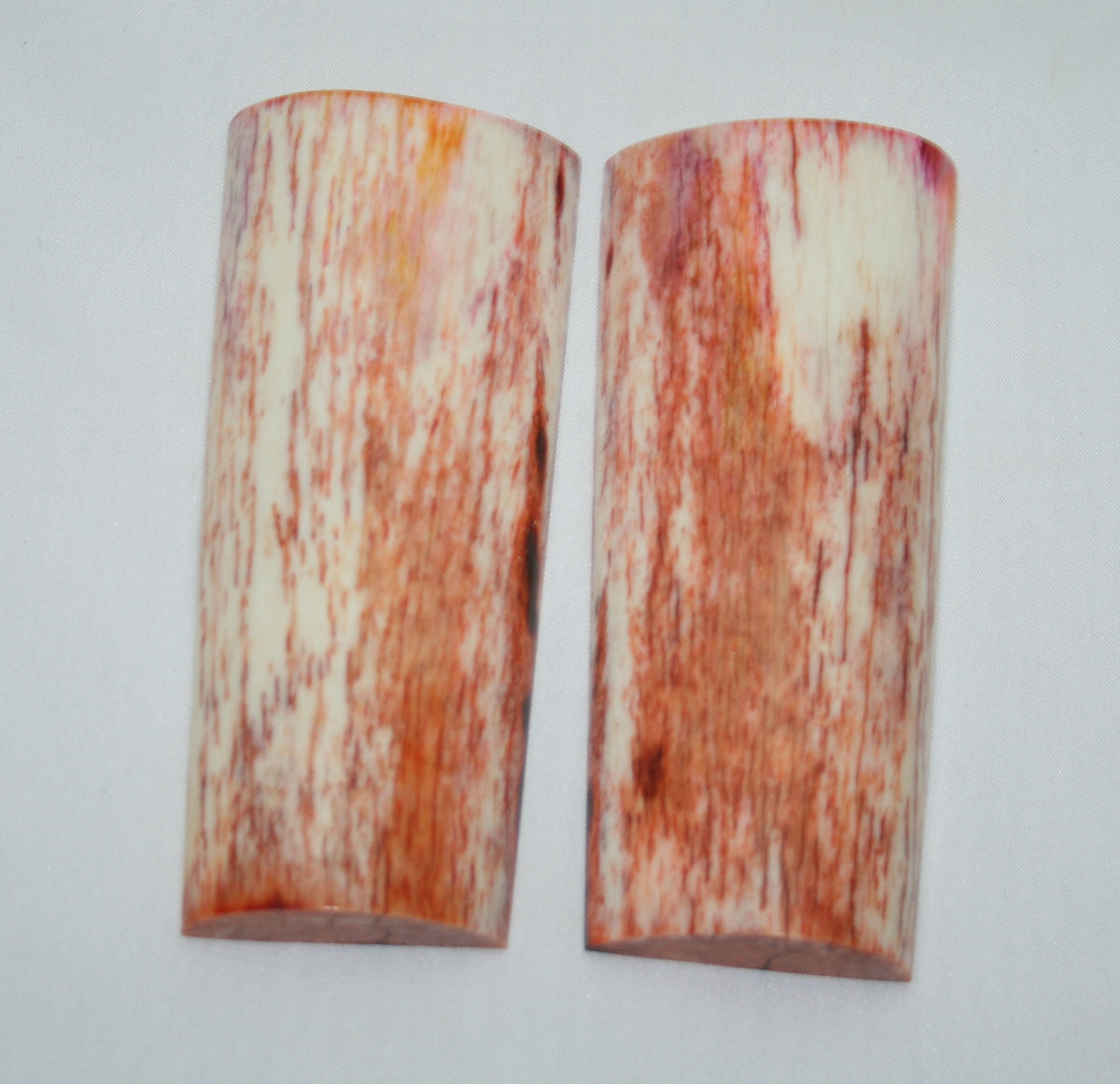 NB108YY41 Giraffe Bone Scales Set