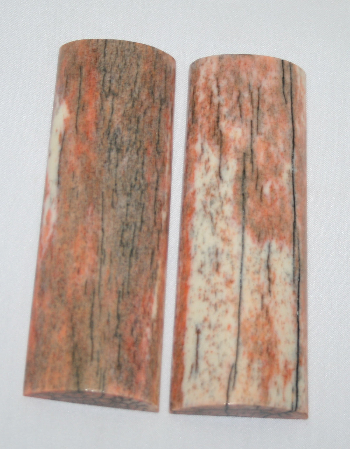 NB108YY49 Giraffe Bone Scales Set