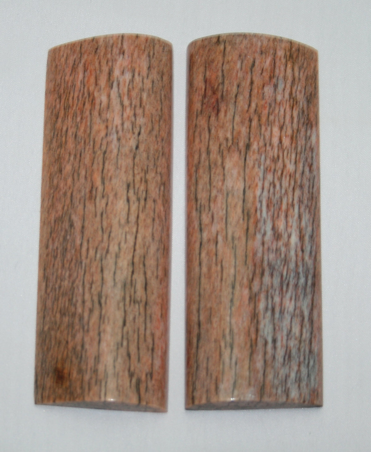 NB108YY6 Giraffe Bone Scales Set