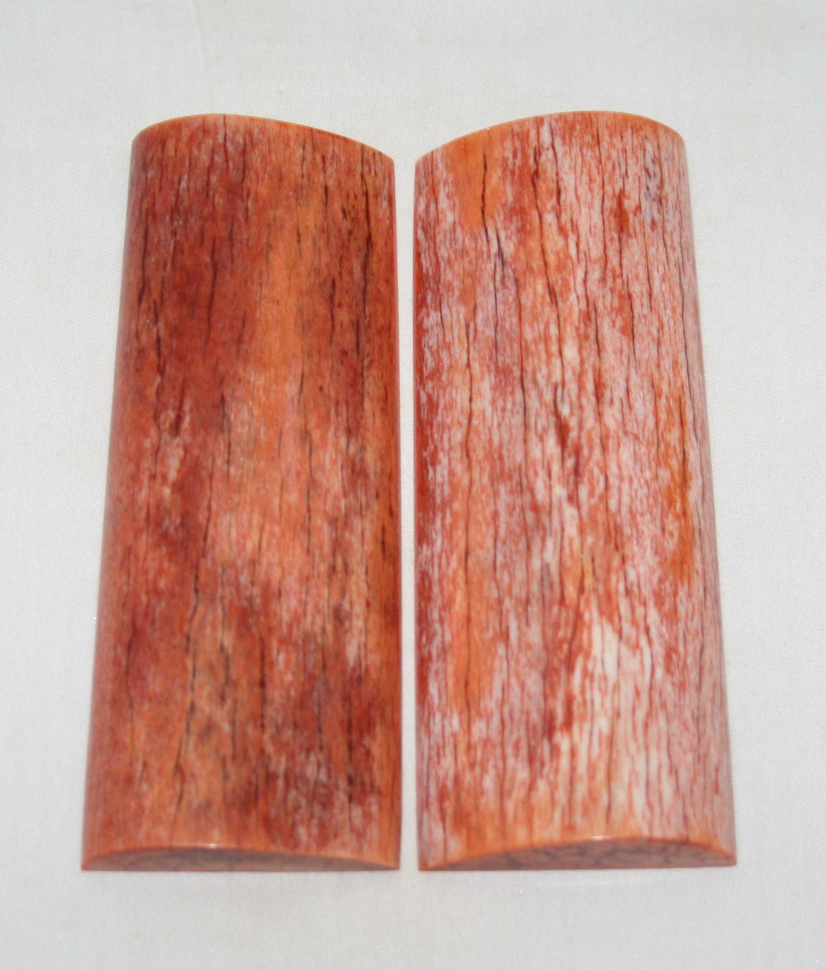 NB109S29  Giraffe Bone Scales