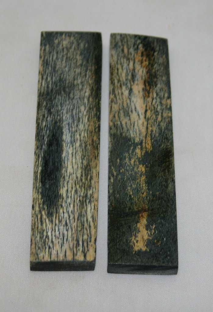 NB104FM96  Giraffe Bone Scales